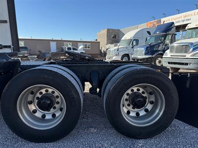 2015 Freightliner Cascadia   - Photo 6 - Nogales, AZ 85621