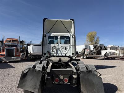 2014 Freightliner Cascadia   - Photo 5 - Nogales, AZ 85621