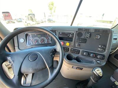 2014 Freightliner Cascadia 1   - Photo 7 - Nogales, AZ 85621