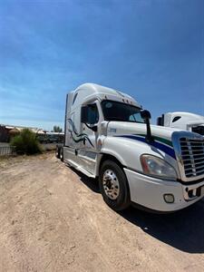 2014 Freightliner Cascadia 1   - Photo 4 - Nogales, AZ 85621