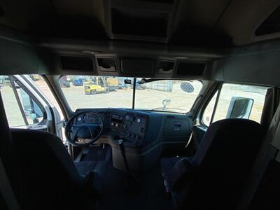 2014 Freightliner Cascadia 1   - Photo 10 - Nogales, AZ 85621