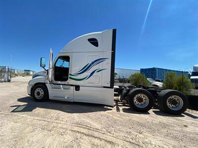 2014 Freightliner Cascadia 1   - Photo 2 - Nogales, AZ 85621