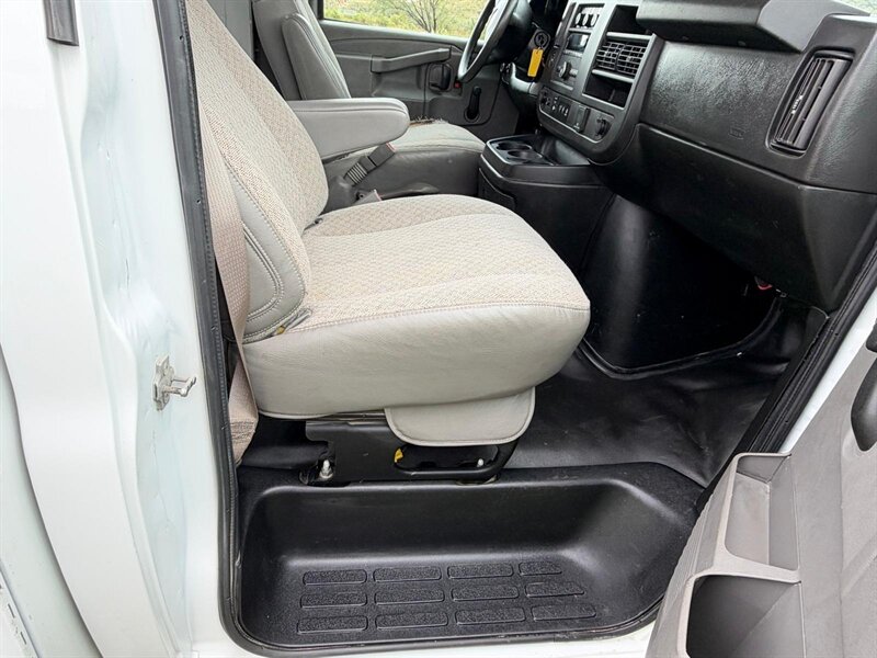 2019 Chevrolet Express 3500 - Photo 22 - Nogales, AZ 85621