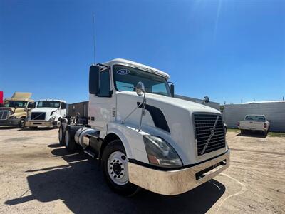 2011 Volvo VNL   - Photo 6 - Nogales, AZ 85621