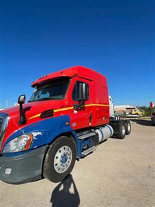 2017 Freightliner Cascadia 113SLP   - Photo 2 - Nogales, AZ 85621