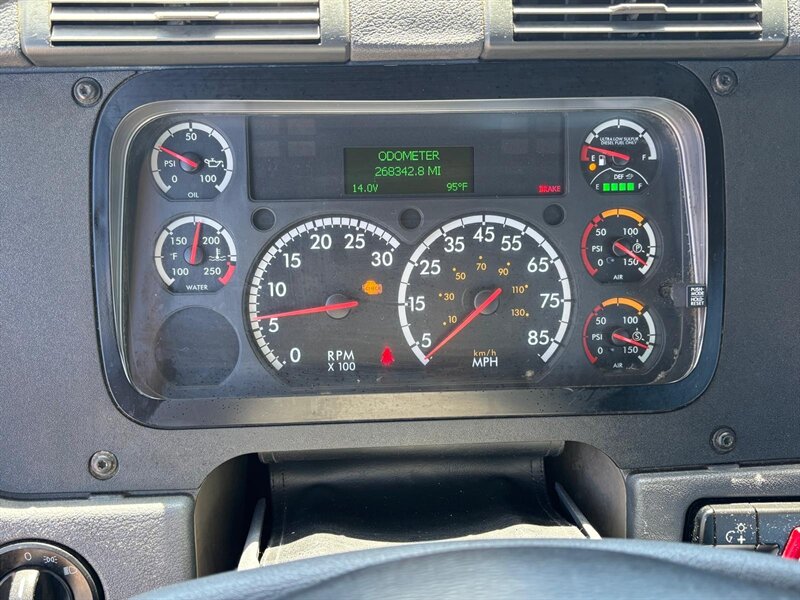 2018 Freightliner Cascadia - Photo 13 - Nogales, AZ 85621