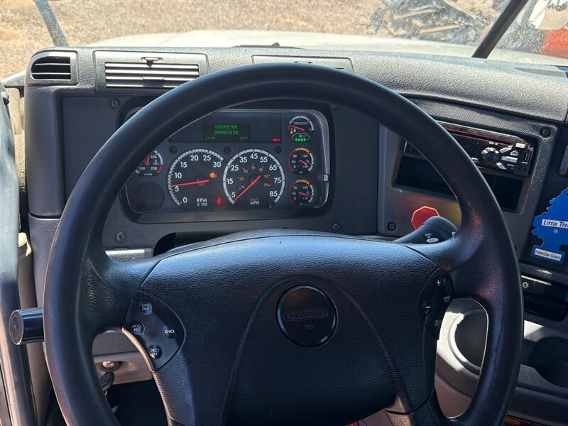 2018 Freightliner Cascadia - Photo 11 - Nogales, AZ 85621