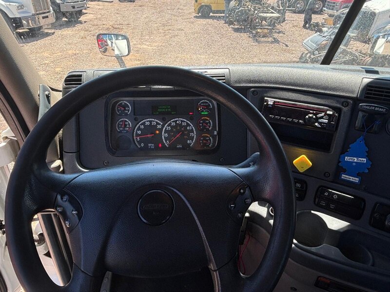 2018 Freightliner Cascadia - Photo 10 - Nogales, AZ 85621