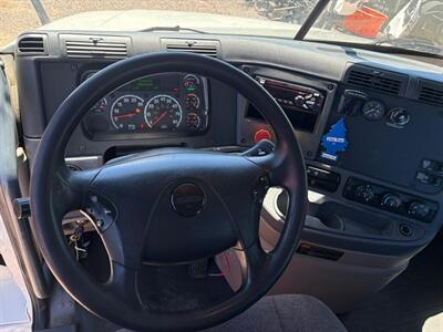 2018 Freightliner Cascadia - Photo 12 - Nogales, AZ 85621