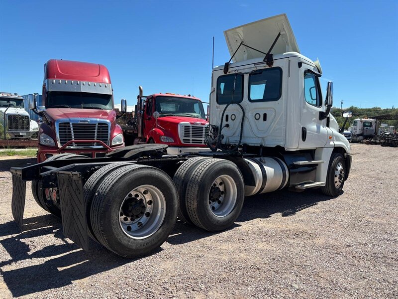 2018 Freightliner Cascadia - Photo 6 - Nogales, AZ 85621
