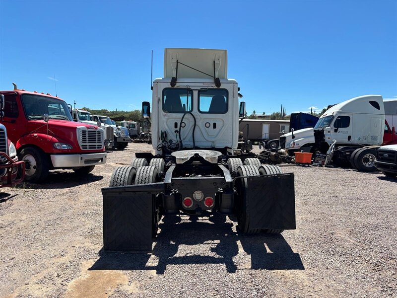 2018 Freightliner Cascadia - Photo 5 - Nogales, AZ 85621