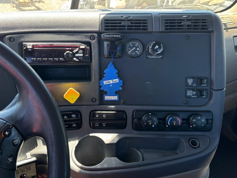 2018 Freightliner Cascadia - Photo 14 - Nogales, AZ 85621