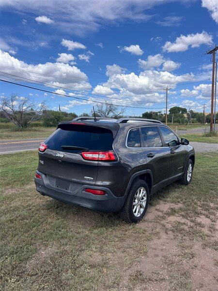 2018 Jeep Cherokee Latitude Plus - Photo 5 - Nogales, AZ 85621