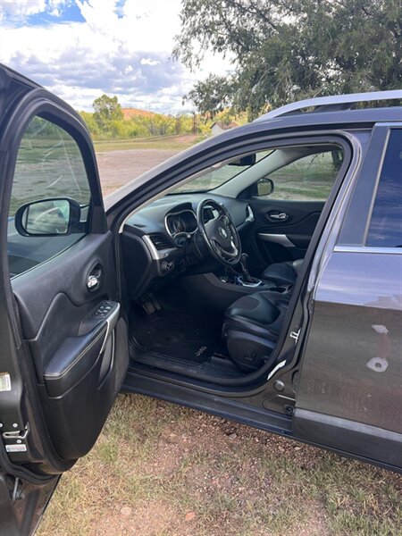 2018 Jeep Cherokee Latitude Plus - Photo 6 - Nogales, AZ 85621
