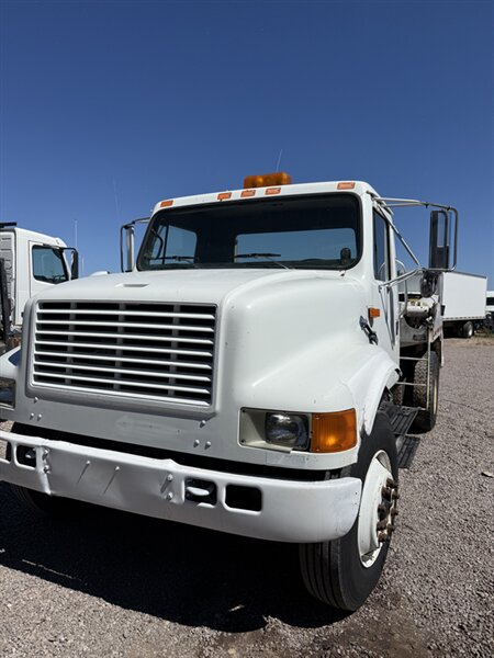 1990 International 4900   - Photo 1 - Nogales, AZ 85621