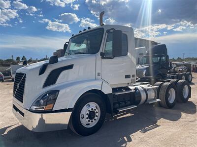 2015 Volvo VNL   - Photo 2 - Nogales, AZ 85621