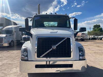 2015 Volvo VNL  