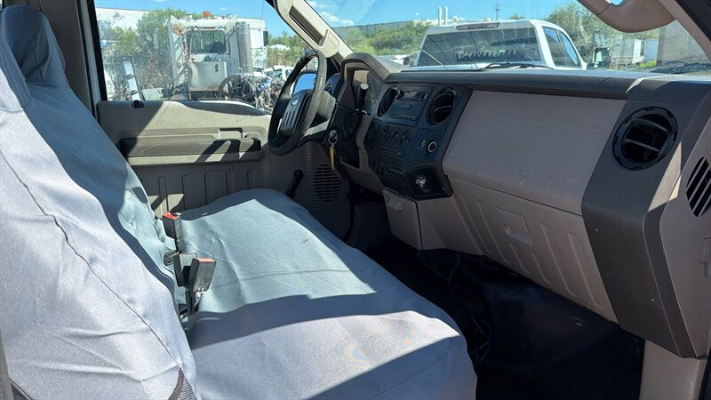 2009 Ford F-350 Super Duty XL - Photo 10 - Nogales, AZ 85621
