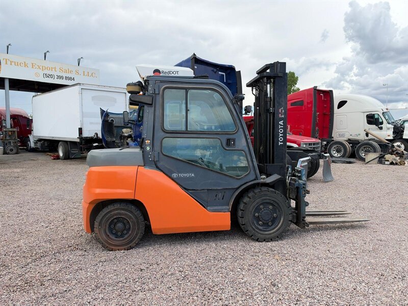 2018 Toyota Forklift 8FD40U - Photo 8 - Nogales, AZ 85621