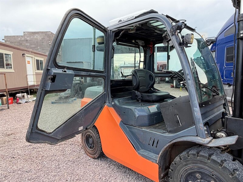 2018 Toyota Forklift 8FD40U - Photo 10 - Nogales, AZ 85621