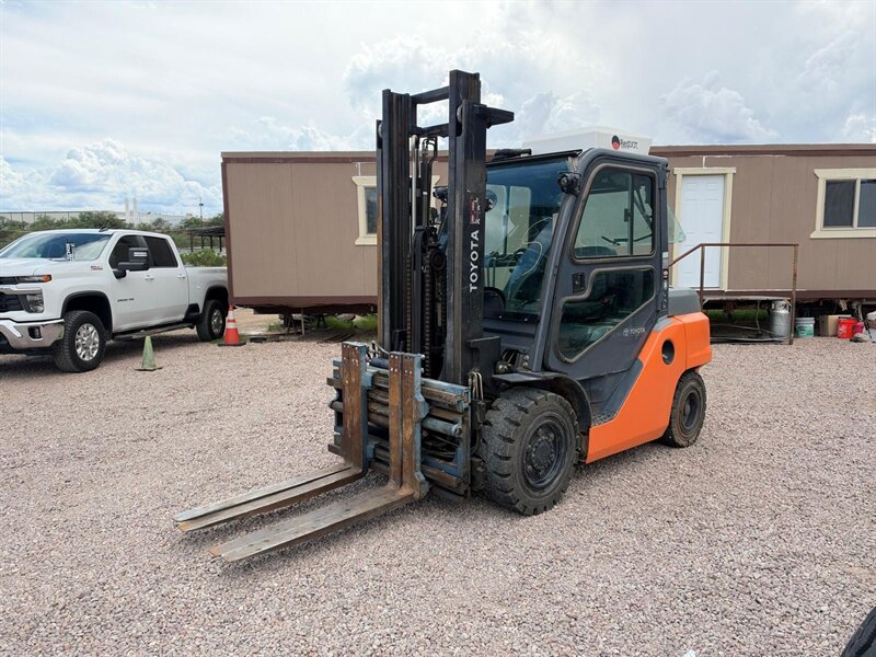 2018 Toyota Forklift 8FD40U - Photo 2 - Nogales, AZ 85621
