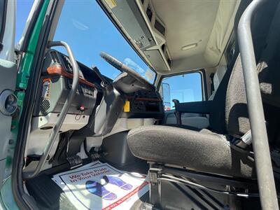 2007 Volvo VNL64T   - Photo 7 - Nogales, AZ 85621