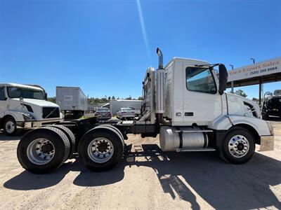 2007 Volvo VNL64T   - Photo 5 - Nogales, AZ 85621