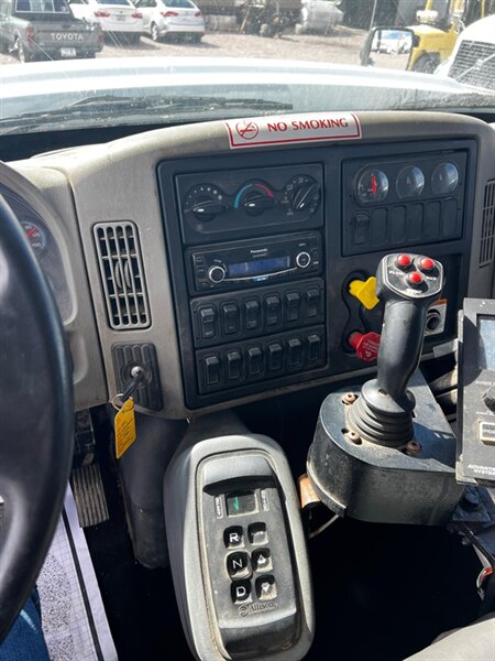 2016 International WorkStar 7400 Dump Truck - Photo 14 - Nogales, AZ 85621