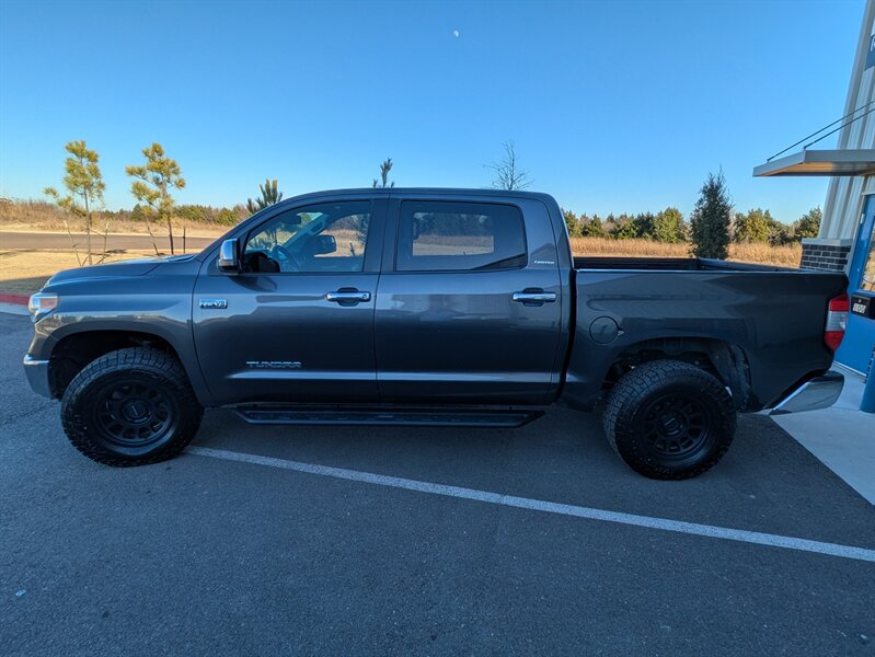 2015 Toyota Tundra Limited's photo
