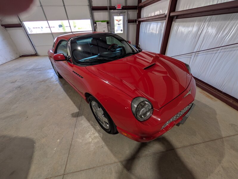 2003 Ford Thunderbird Deluxe - Photo 1 - Edmond, OK 73003