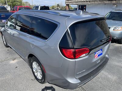 2018 Chrysler Pacifica Touring L   - Photo 9 - Helena, MT 59601