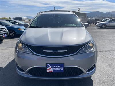 2018 Chrysler Pacifica Touring L   - Photo 2 - Helena, MT 59601