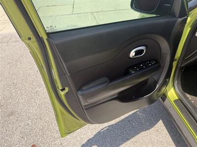 2016 Kia Soul   - Photo 12 - New Port Richey, FL 34652