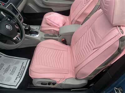 2010 Volkswagen Eos TURBO   - Photo 12 - New Port Richey, FL 34652