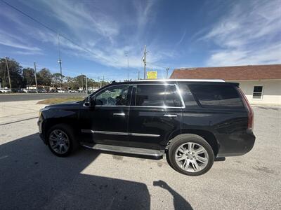 2017 Cadillac Escalade LUXURY   - Photo 6 - New Port Richey, FL 34652