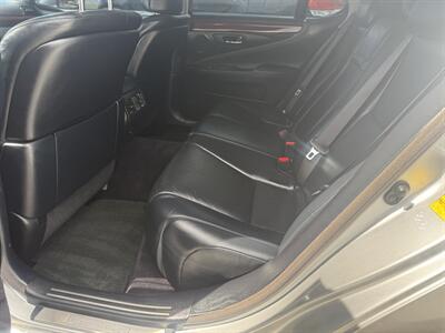 2009 Lexus LS 460   - Photo 13 - New Port Richey, FL 34652