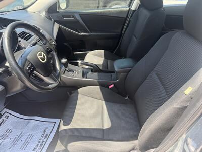 2012 Mazda Mazda3 I   - Photo 11 - New Port Richey, FL 34652