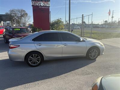 2017 Toyota Camry SE   - Photo 3 - New Port Richey, FL 34652