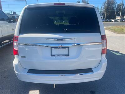 2012 Chrysler Town & Country TOURING   - Photo 5 - New Port Richey, FL 34652