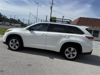 2015 Toyota Highlander LIMITED   - Photo 7 - New Port Richey, FL 34652