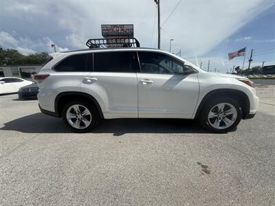 2015 Toyota Highlander LIMITED   - Photo 3 - New Port Richey, FL 34652