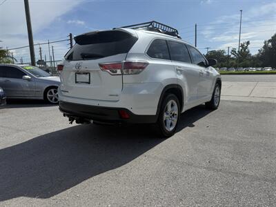 2015 Toyota Highlander LIMITED   - Photo 4 - New Port Richey, FL 34652