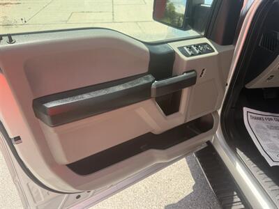 2019 Ford F-150 SUPERCREW XL   - Photo 12 - New Port Richey, FL 34652