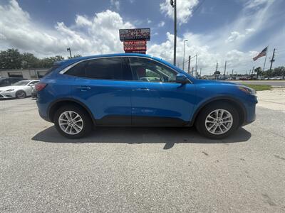 2020 Ford Escape SE   - Photo 3 - New Port Richey, FL 34652