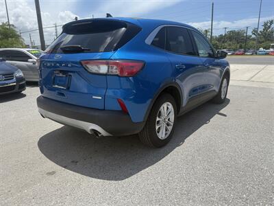 2020 Ford Escape SE   - Photo 4 - New Port Richey, FL 34652