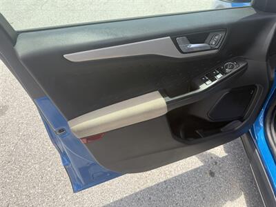 2020 Ford Escape SE   - Photo 12 - New Port Richey, FL 34652