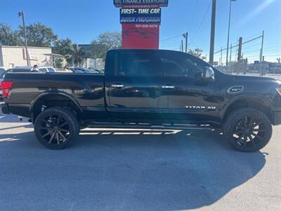 2017 Nissan Titan SL  Platinum Reserve - Photo 3 - New Port Richey, FL 34652