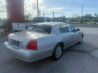 2007 Lincoln Town Car SIGNATURE   - Photo 6 - New Port Richey, FL 34652