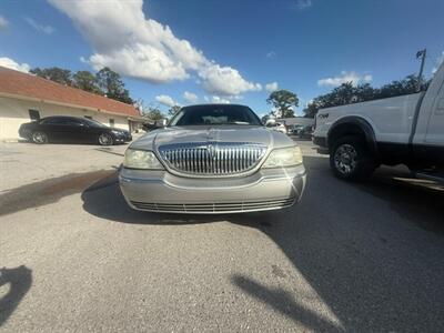 2007 Lincoln Town Car SIGNATURE   - Photo 5 - New Port Richey, FL 34652