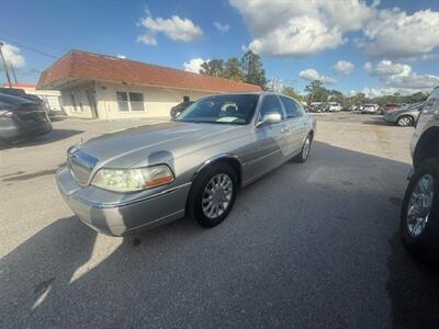 2007 Lincoln Town Car SIGNATURE   - Photo 2 - New Port Richey, FL 34652